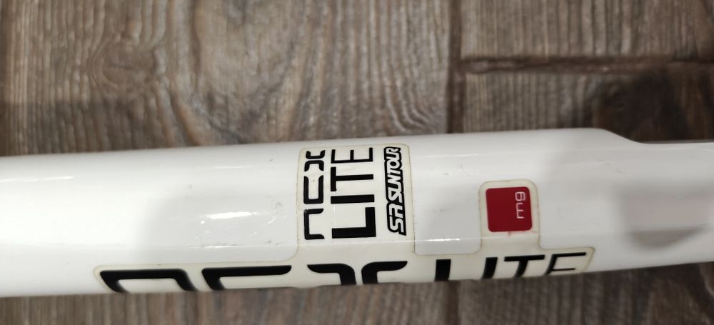 Вилка велосипедная SR SUNTOUR