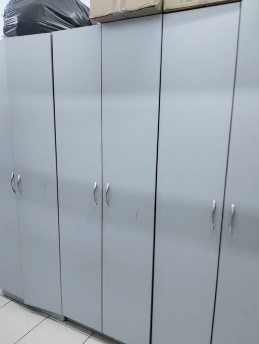 Продам шкафы для одежды