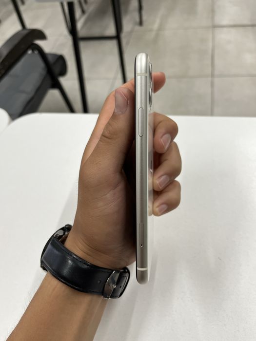 iPhone 11 белые цвет