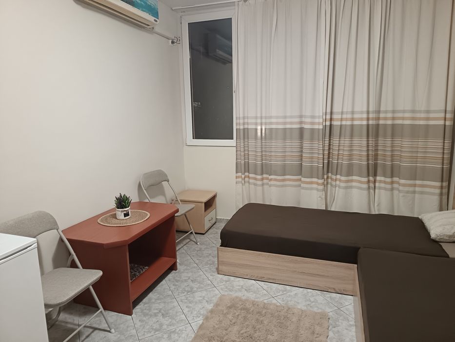 Отдава студио под наем к.к Слънчев бряг