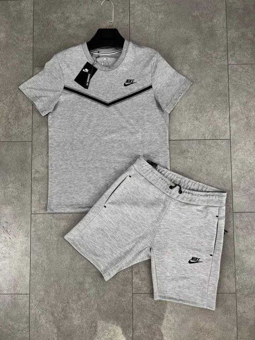 Мъжки къси комплекти Nike