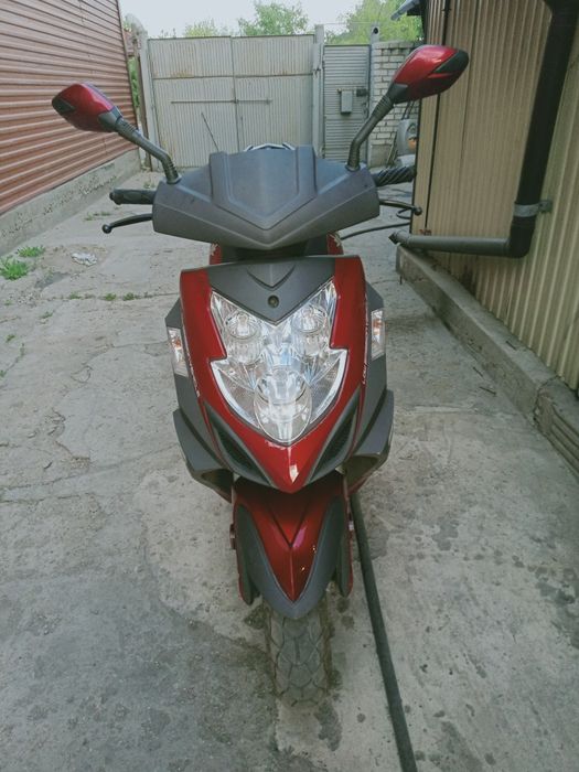 Продам скутер Racer stels