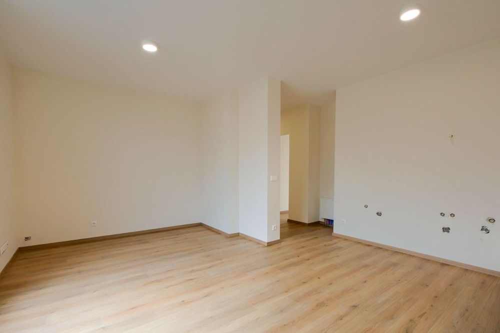 Продава се Тристаен апартамент в София, Манастирски ливади - 155 кв.м за 2149 €/кв.м - Снимка #2