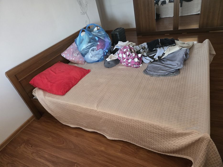 Гарнитур, кровать, прихожая