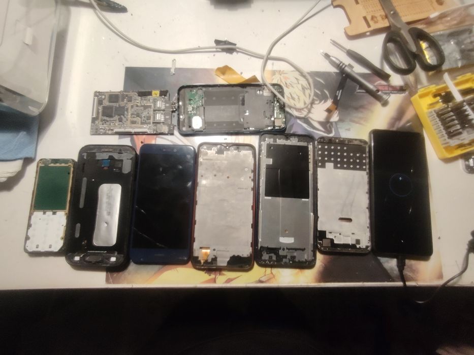 Продам смартфоны на запчасти