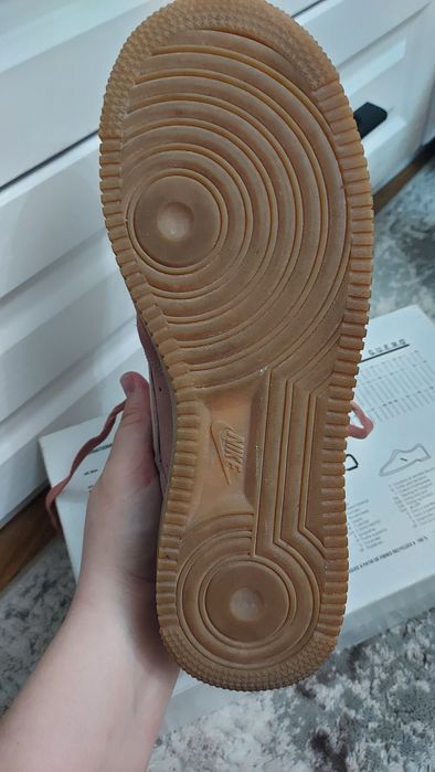 Кроссовки женские