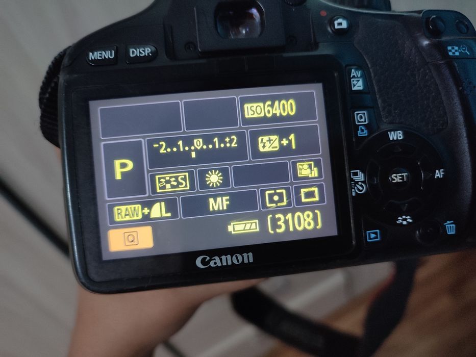 Canon EOS 550D

Продается фотокамера Canon EOS
