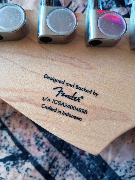 Електрическа китара SQUIER Sonic Stratocaster HH