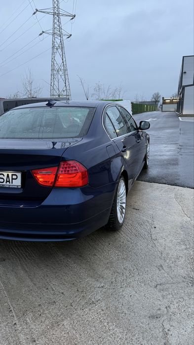 BMW E90 330i automat