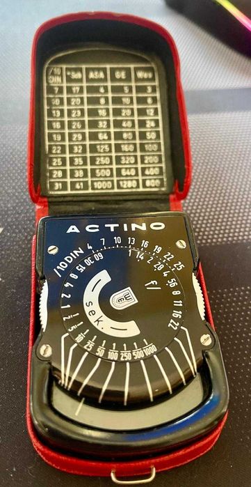 Set foto vintage–blitz aster+fotometru actino–piese originale anii ’60