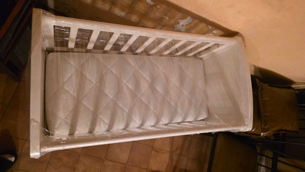 Дървена бебешка люлка/кошара