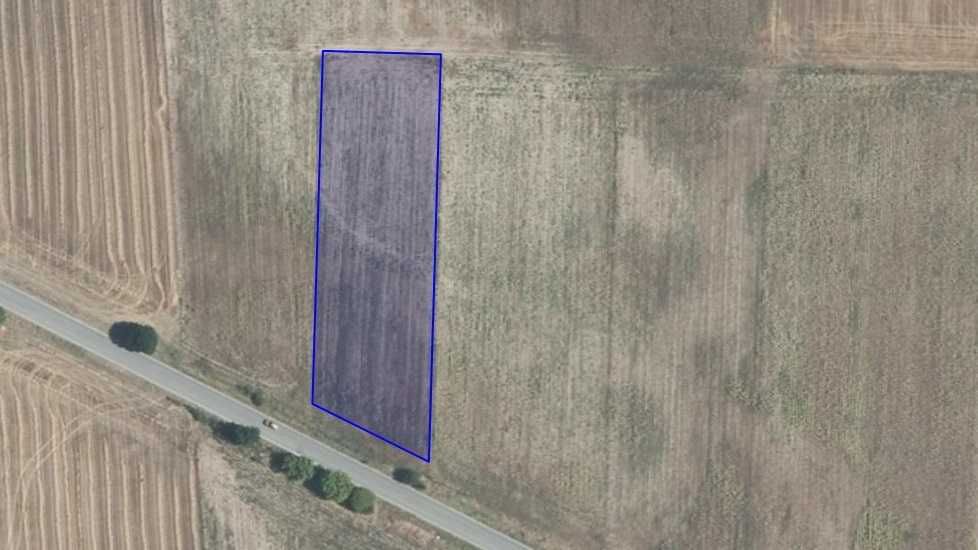 Продава парцел с лице на асфалтов път