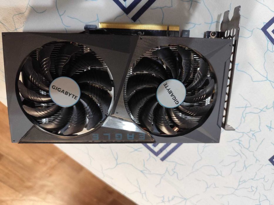 Продам видеокарту GIGABYTE GeForce RTX 3050 EAGLE OC