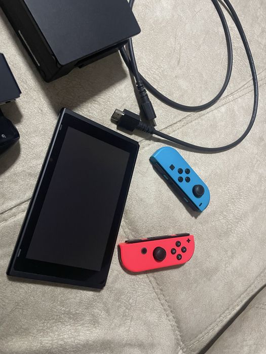 Intendo swichi impecabil cu jocuri pe el