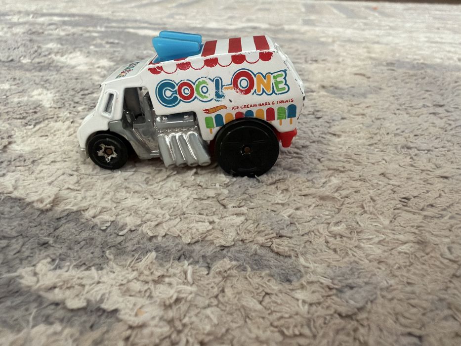 Продам Мороженщик Hot Wheels