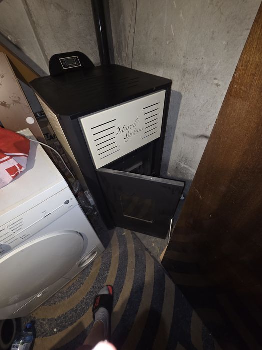 Продавам пелетна камина Mareli Systems PSN 25 kW + 3 радиатора