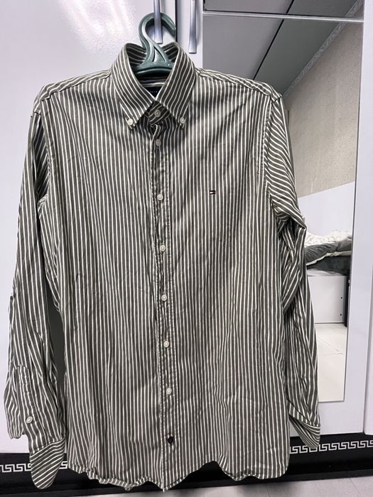 Риза на Tommy HILFIGER - размер 40