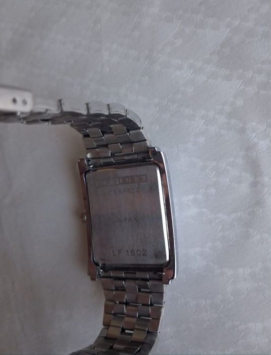 Часы отдам за 15 без торга