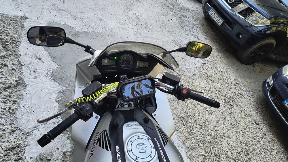 Продавам HONDA VFR v4 V-tec 800