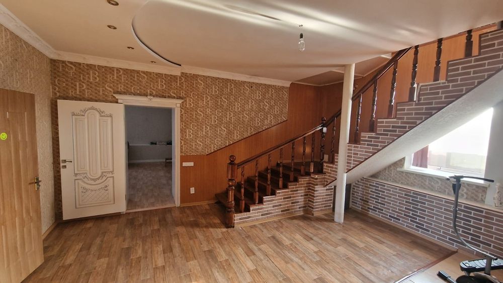 Продам коттедж, два уровня , мансарда