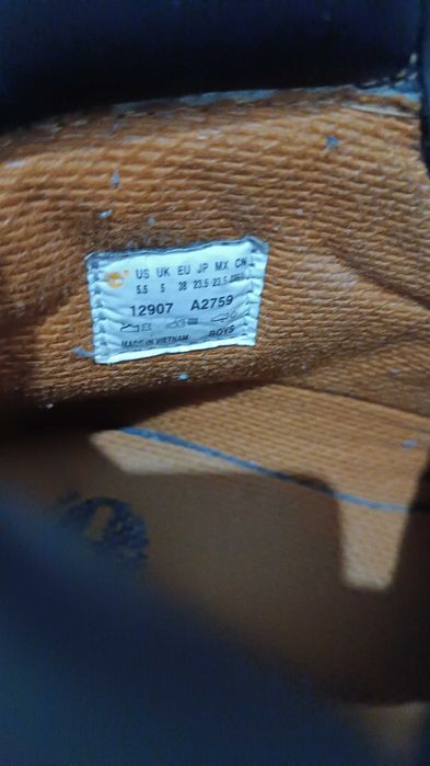 Продаю ботинки тимберленд,подростковые