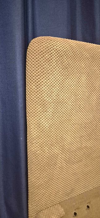 Единично легло със страхотна тапицерия и матрак