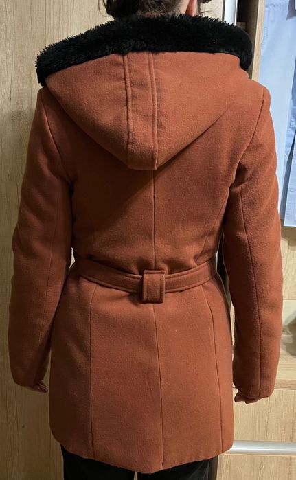 Vând palton mustariu