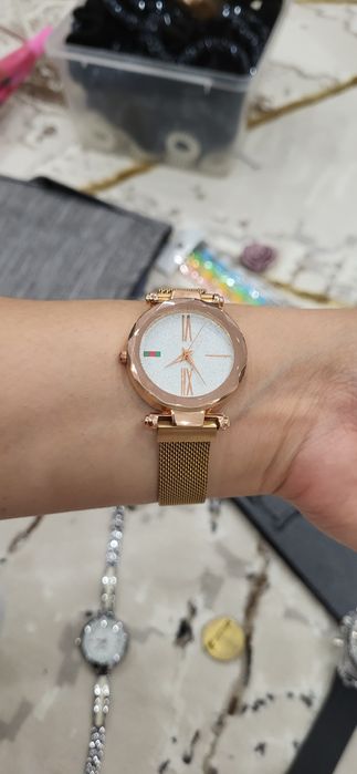 Часы женские новые