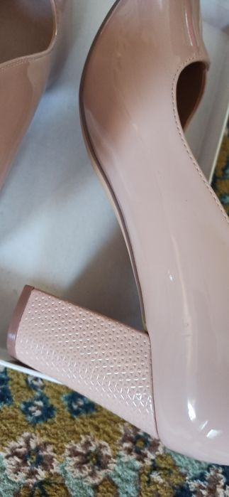 Продам туфли новые