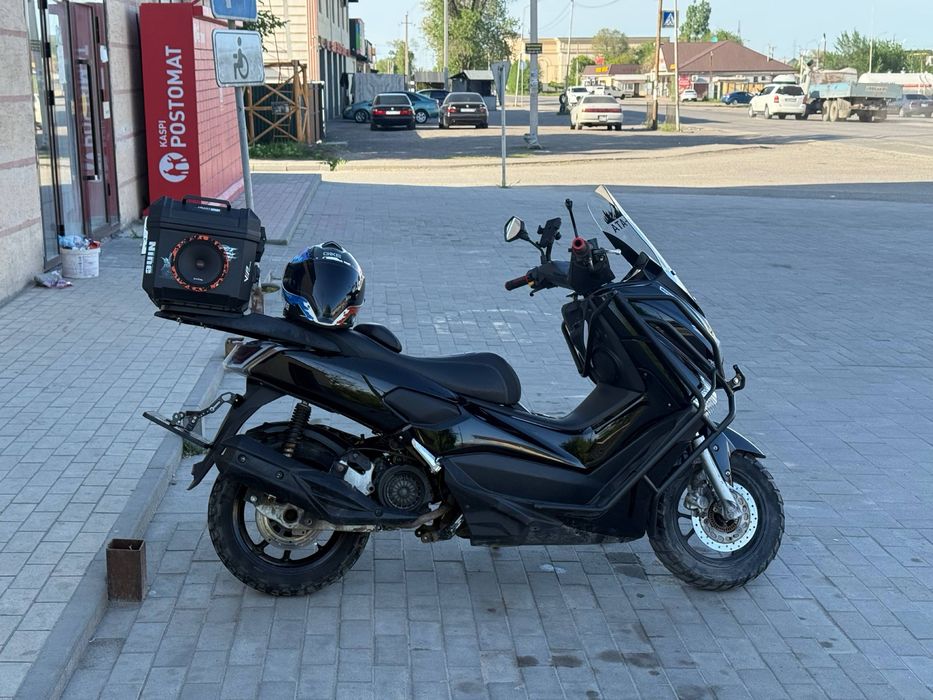 Продам мопед Н макс N max