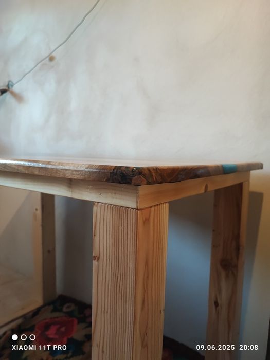 Masa de vânzare cu rășină