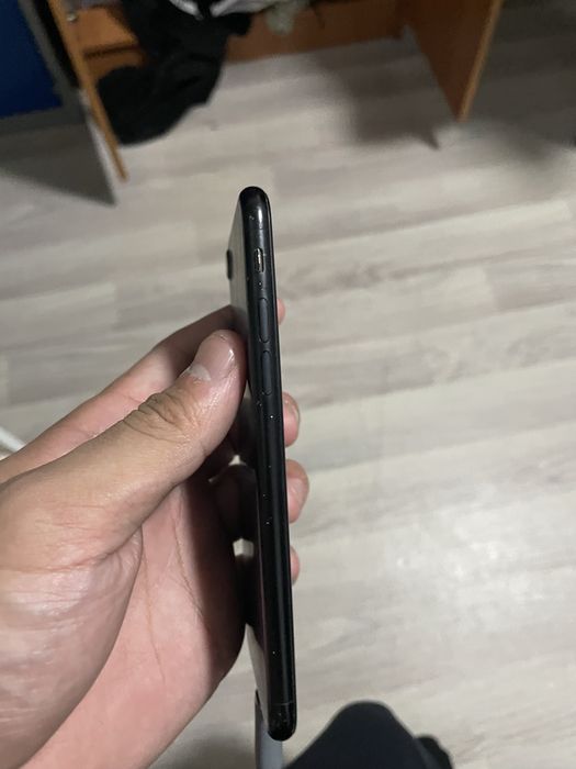 Аифон 7 128гб емкост 100