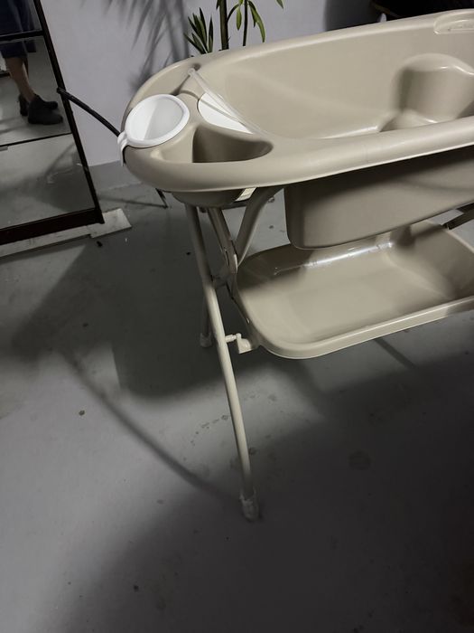 Vana/cada bebe , suport metalic solid, calitativa , in stare buna.