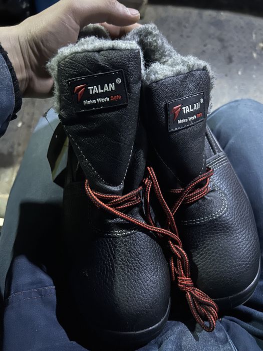 Продам рабочие ботинки