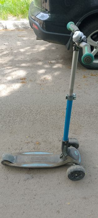 Продаю  прочный самокат 7-12 лет