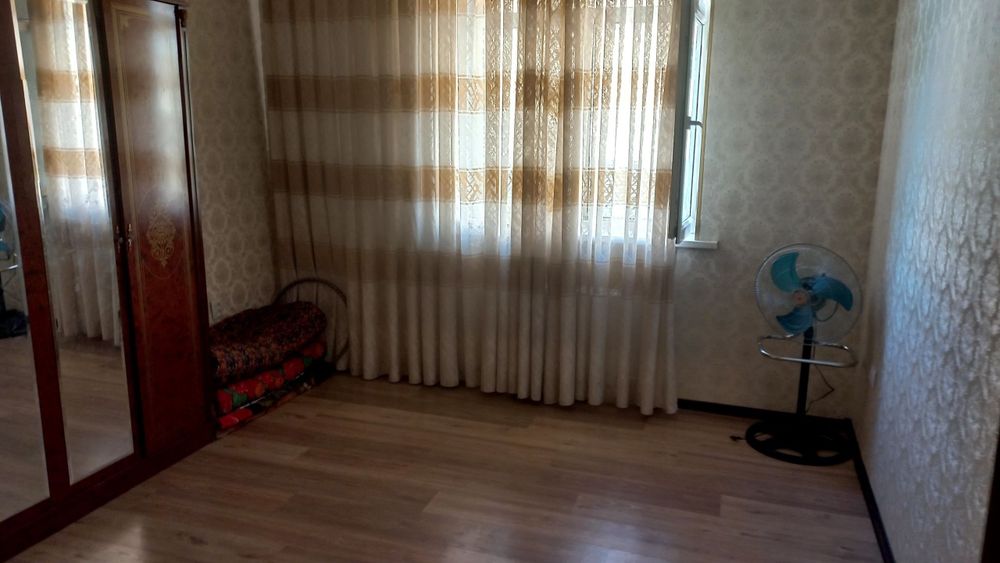 Корасув 2 хона оилага берилади срочно