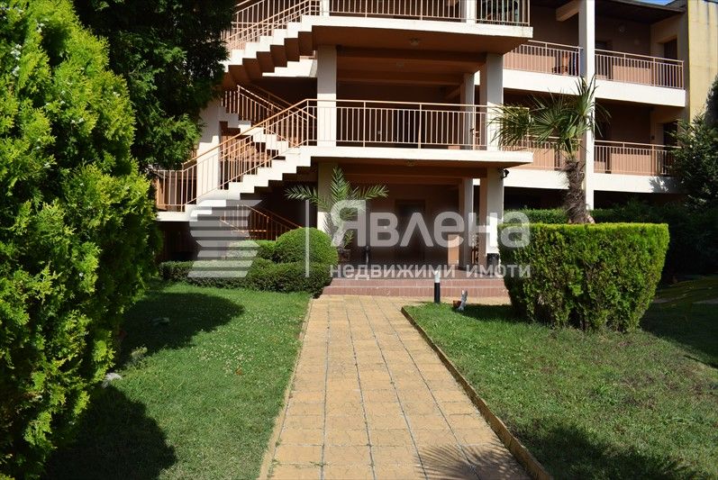 Продава се Тристаен апартамент в с. Синеморец, Област Бургас - 96 кв.м за 1000 €/кв.м - Снимка #2