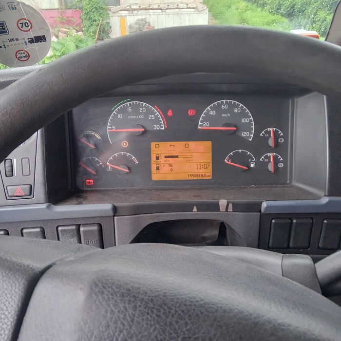 Vand 1 cap tractor+ 3 semiremorci+ 3 camionete