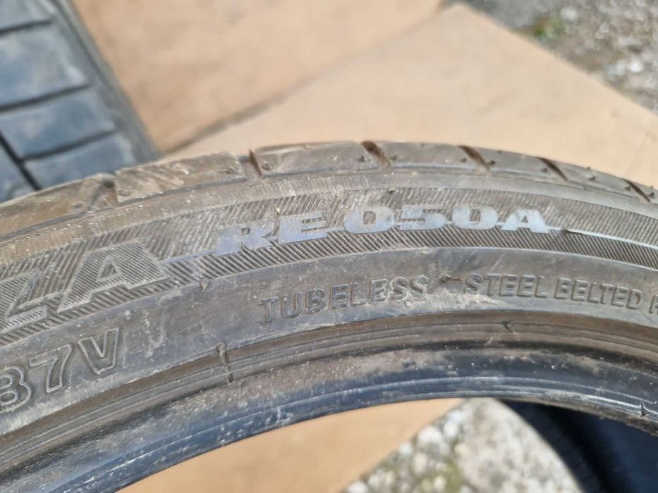 2 Bridgestone R17 215/40 Летни гуми  DOT0118