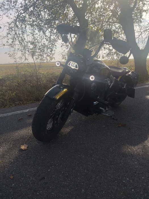 De vanzare o motocicleta Indian scout