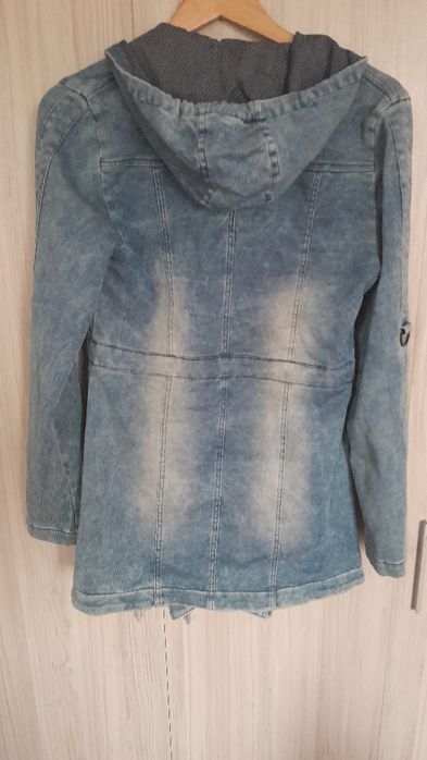 Продавам дамски  яке