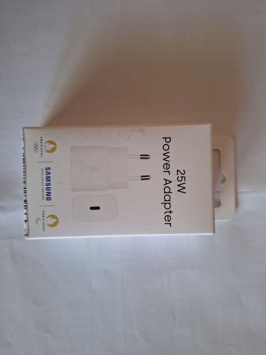 Продавам чисто нови оригинални супербързо зарядни "Samsung"45w и 25w.