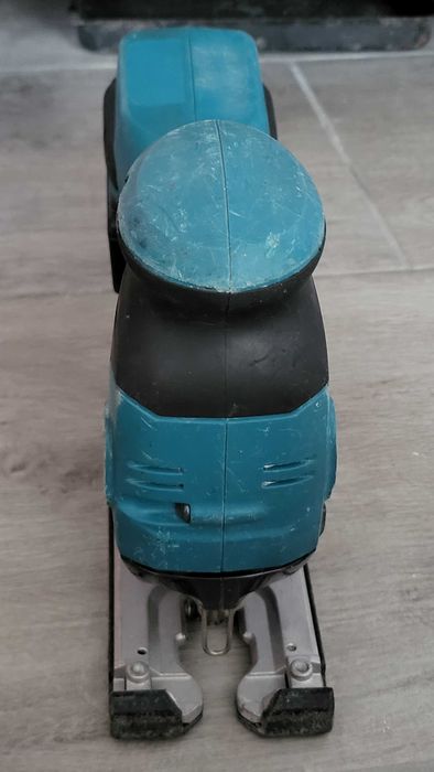 Makita DJV181Z fierastrau vertical cu acumulator 18V 135 mm Fara perii