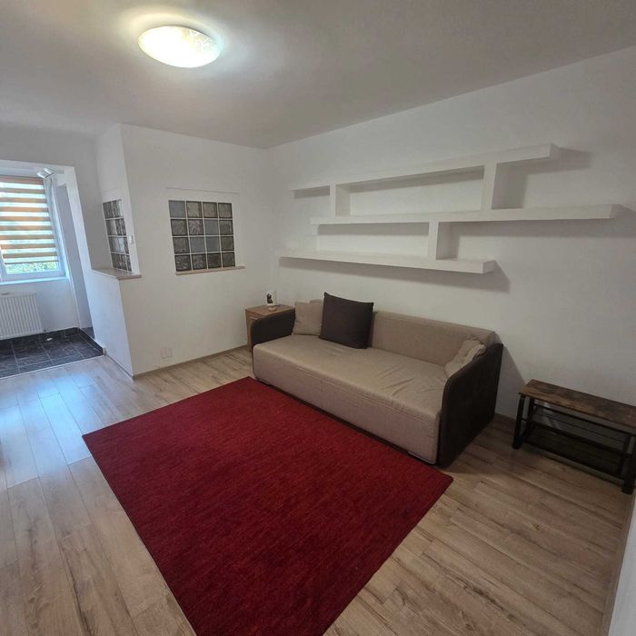 Proprietar, Garsonieră Policlinica Titan, stradal, mobilată și utilată modern, 750 m metrou, lângă Parcul IOR