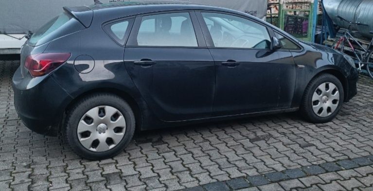 Vând Opel Astra P-J