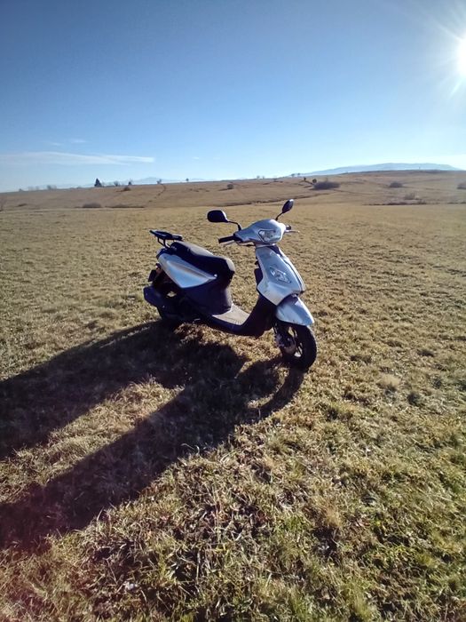 Vând scuter apec ps5 2022 125cc 4t