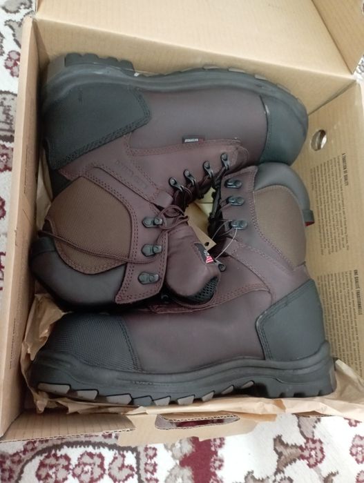 Продам  сапоги новые фирменные