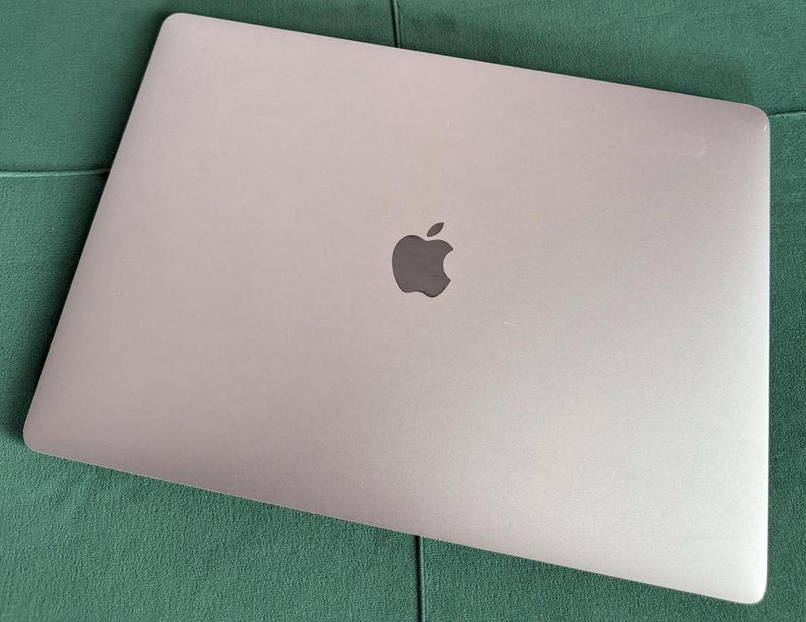 MacBook Pro A1707