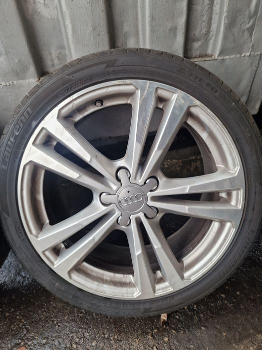 Гуми с джанти 225/40R18 за Audi