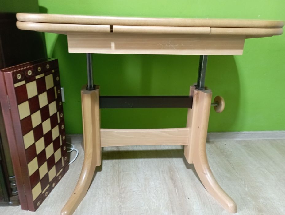 Vând masă lemn masiv